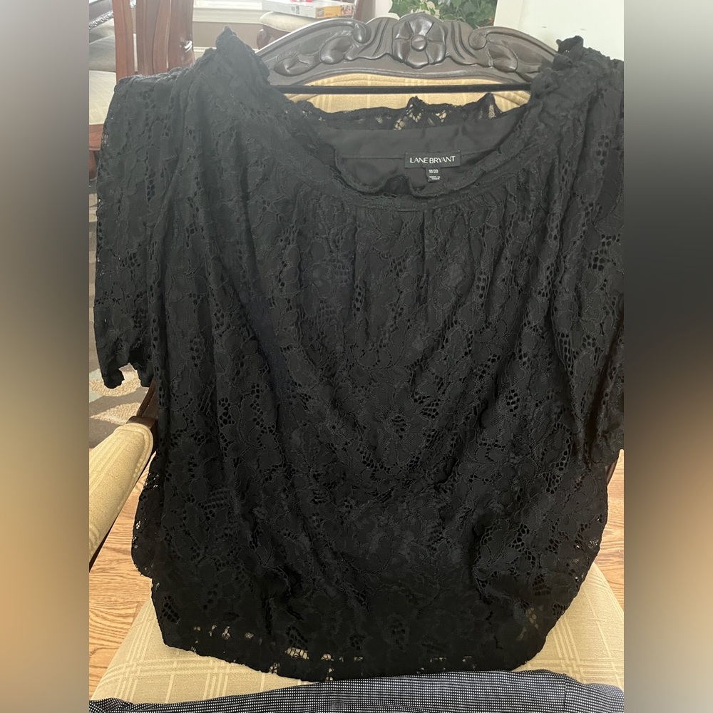 ♣️♣️♣️Lane Bryant Black Floral Lace Short-Sleeve Blouse w/ Lining